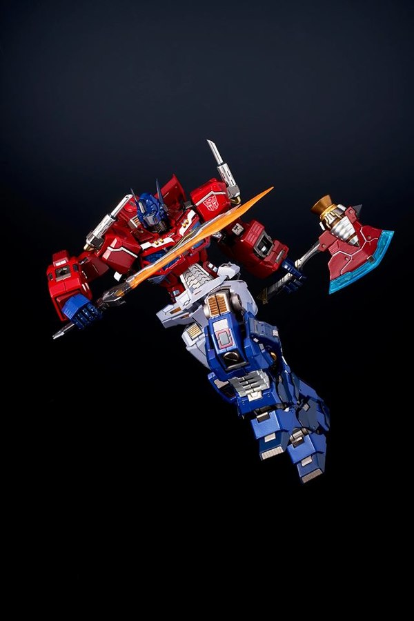 Flame Toys Kuro Kara Kuri Optimus Prime Promo Gallery 12 (12 of 21)